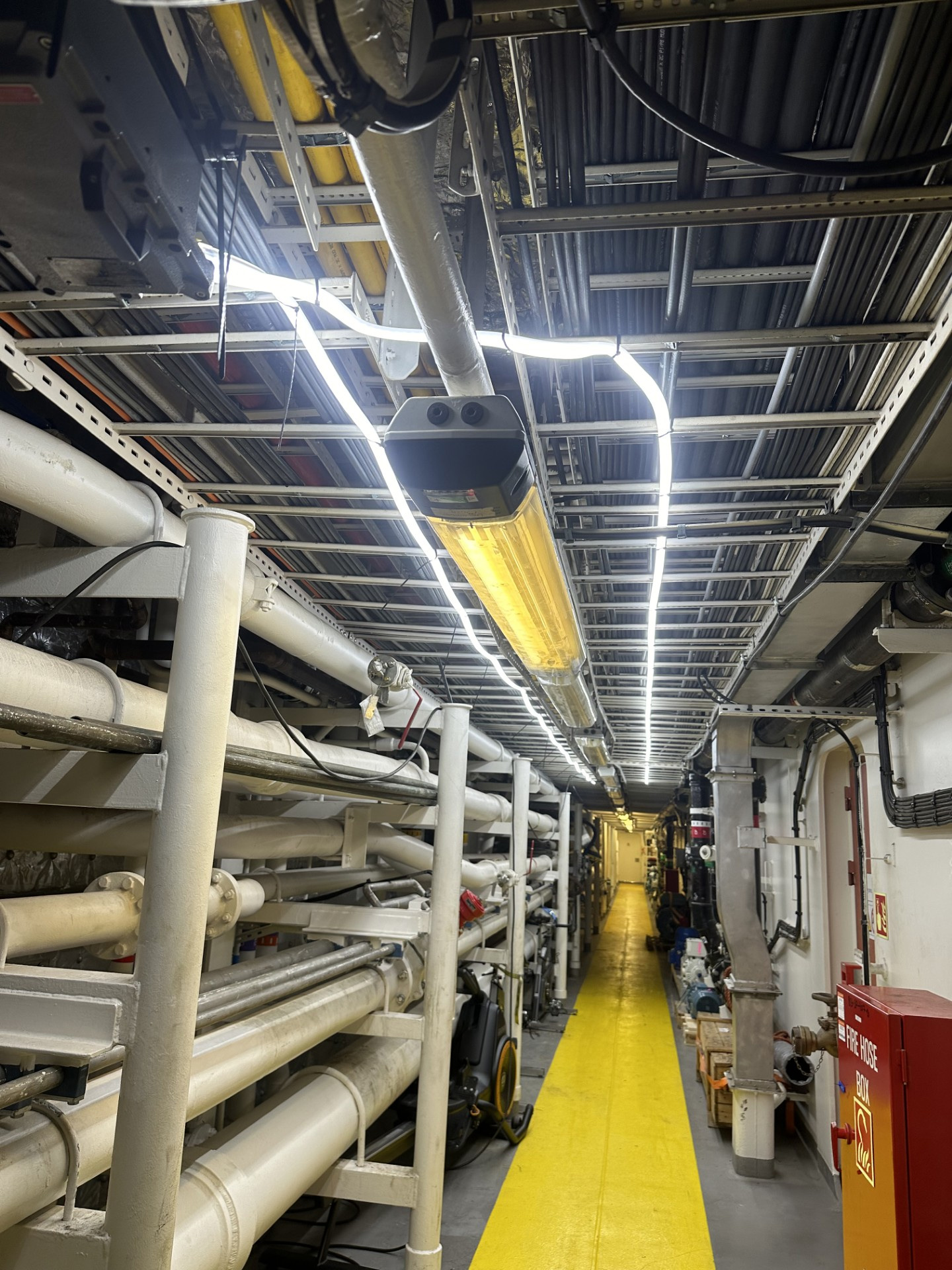 CESP offshore oil rig lighting